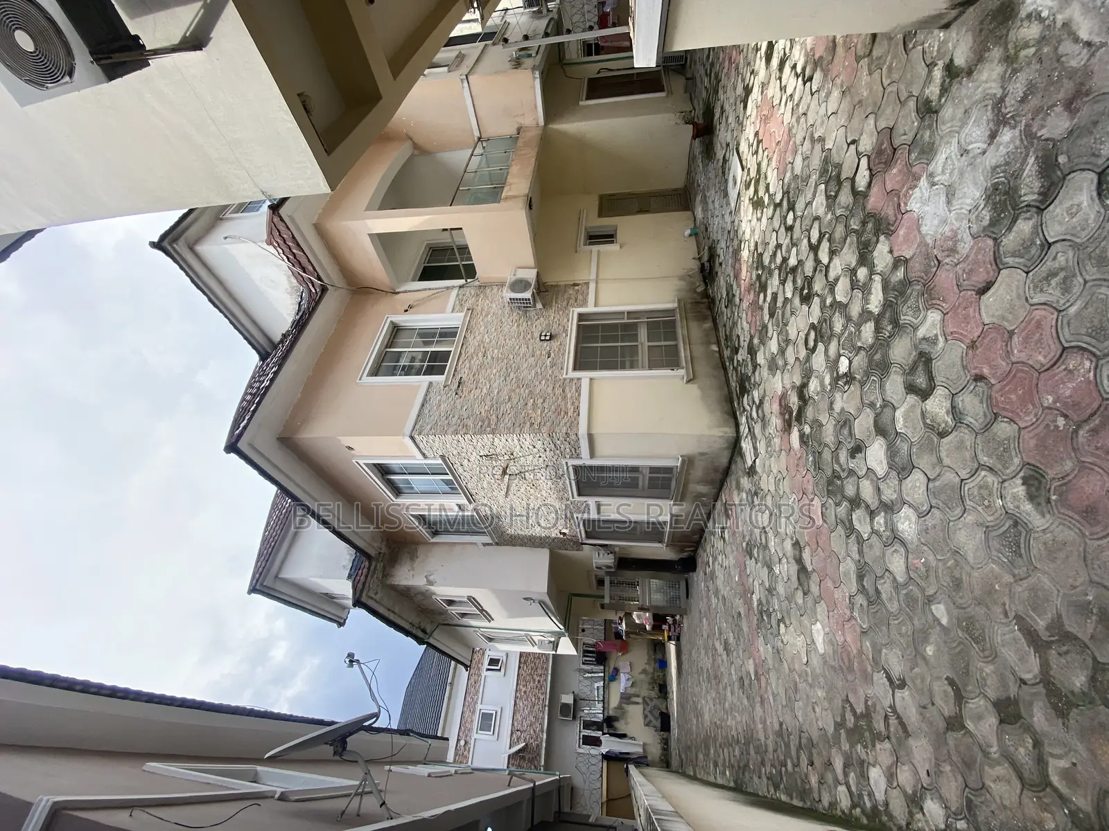 12bdrm House in Chevron, Lekki Phase 1 for sale