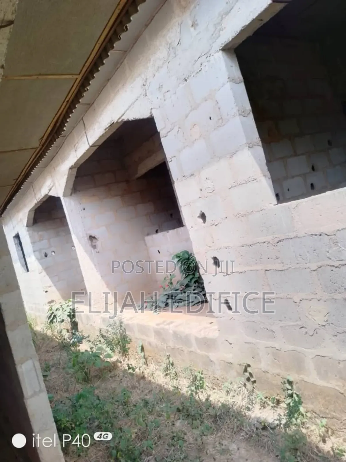 8bdrm Block of Flats in Waec/Hiltop, Ikorodu Garage for sale