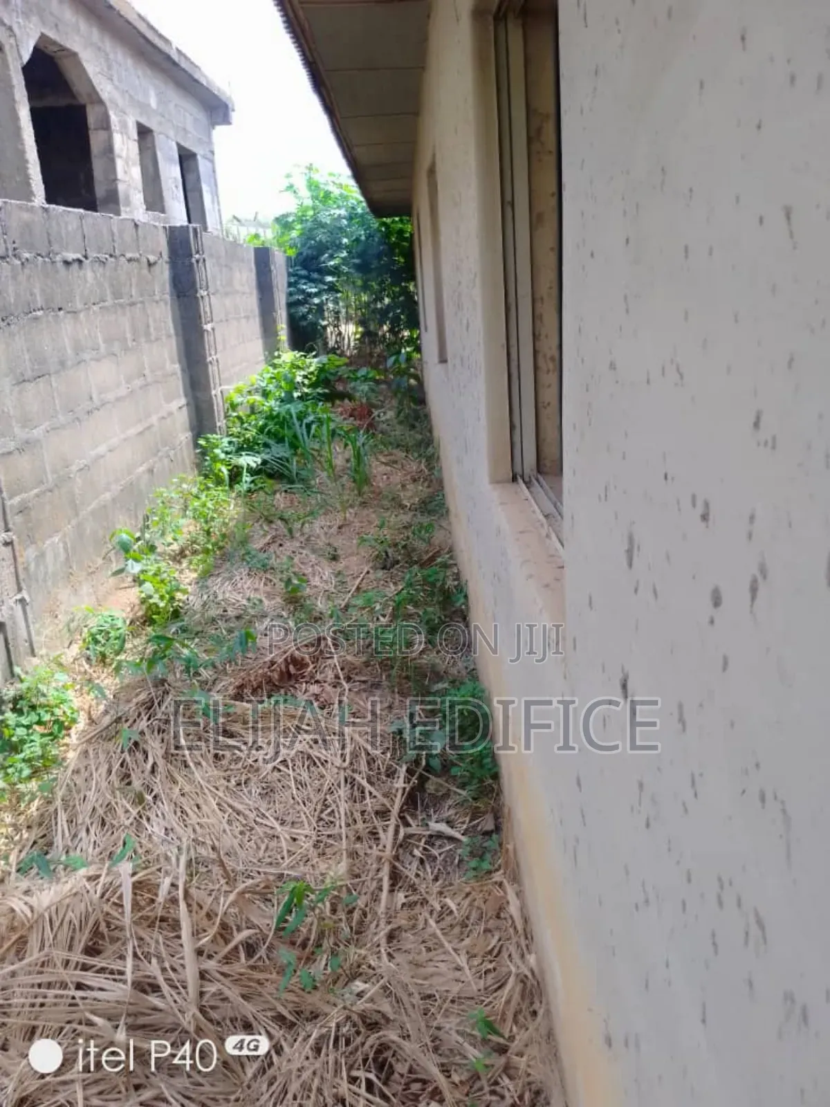 8bdrm Block of Flats in Waec/Hiltop, Ikorodu Garage for sale