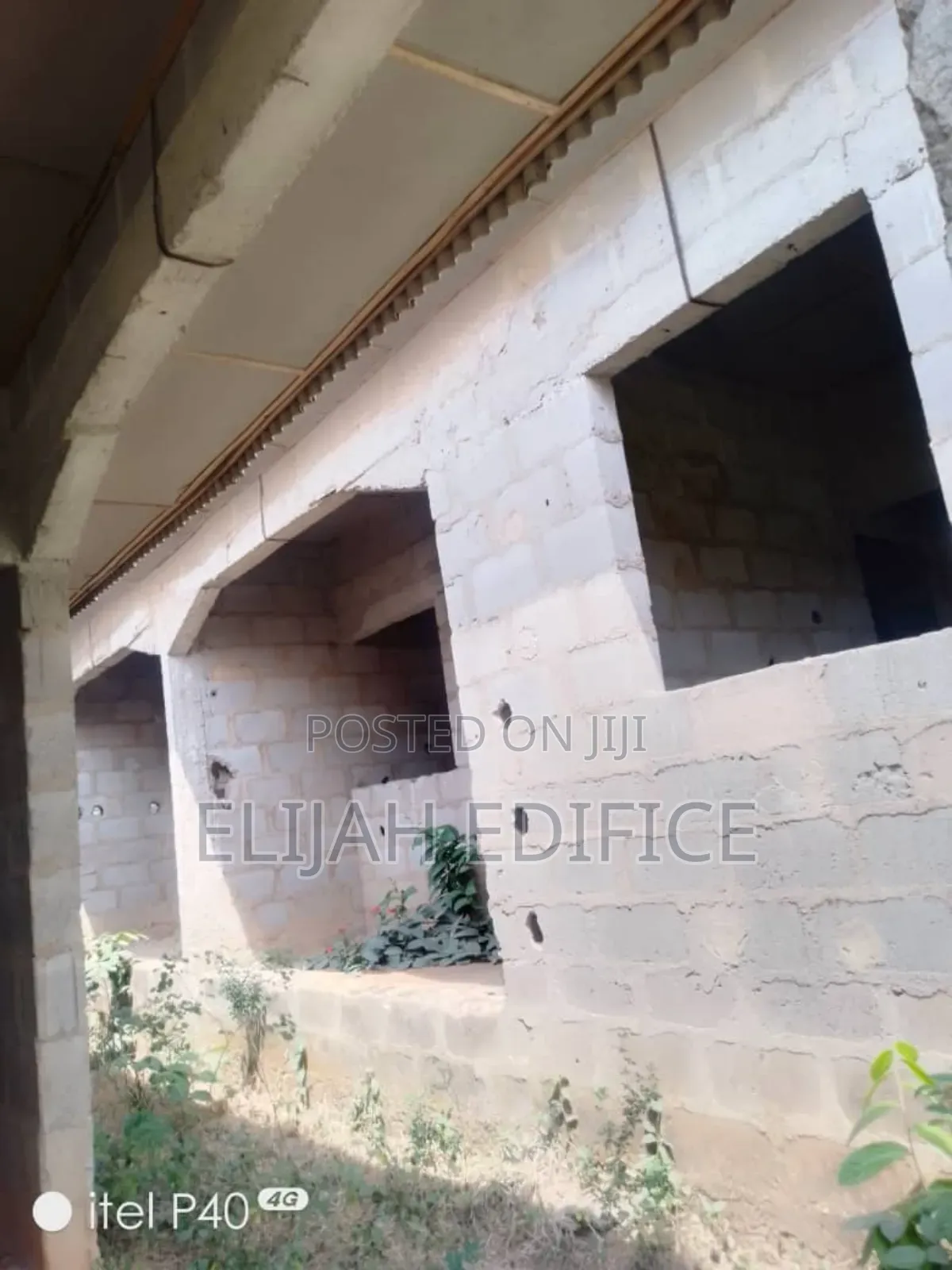 8bdrm Block of Flats in Waec/Hiltop, Ikorodu Garage for sale
