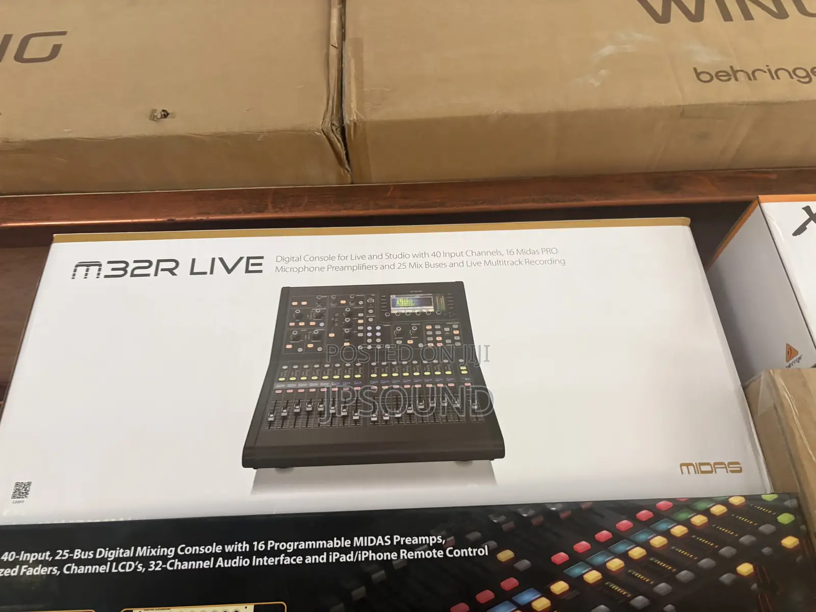 Behringer M32r Digital Mixer
