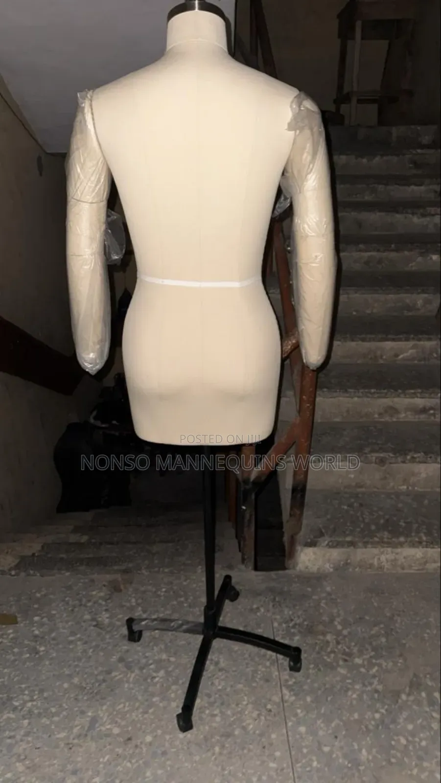 Fully Pinnable Size 16 Body Form With Hands