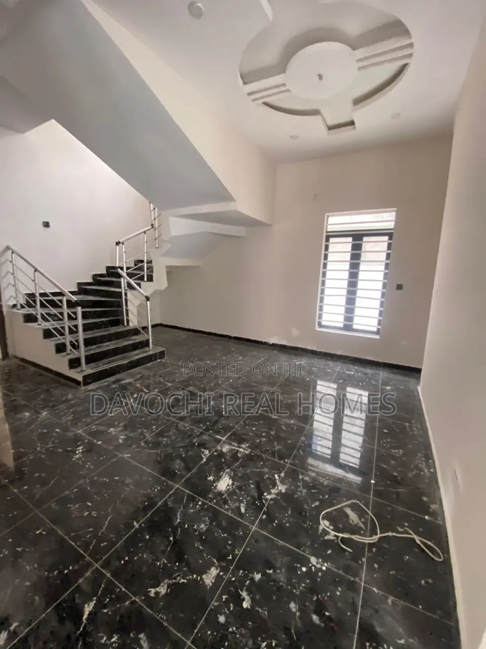 5bdrm Duplex in Osapa London for rent