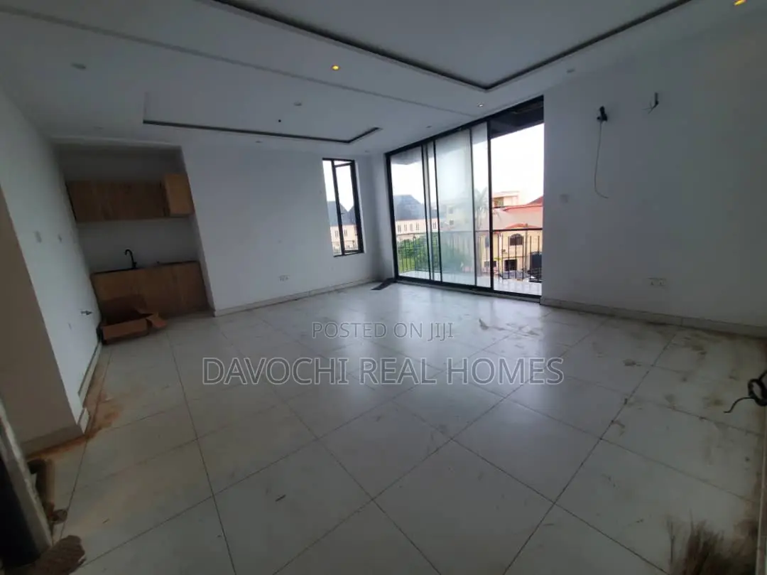 2bdrm Apartment in Chomley Court, for rent