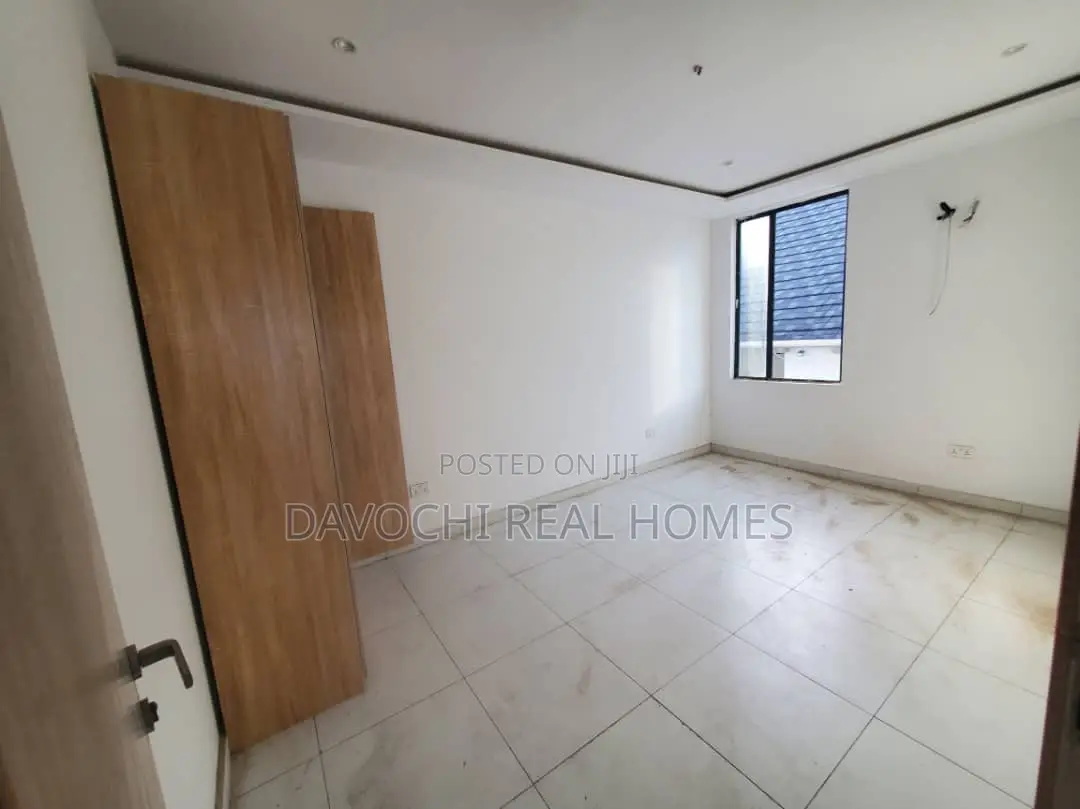 2bdrm Apartment in Chomley Court, for rent