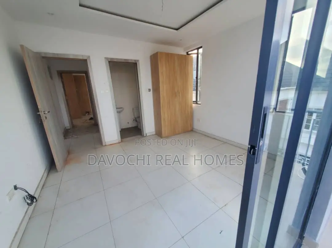2bdrm Apartment in Chomley Court, for rent