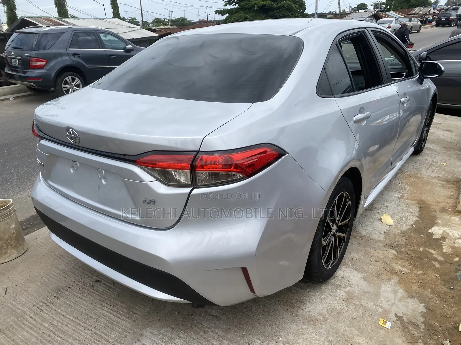 Toyota Corolla LE 2020 Silver