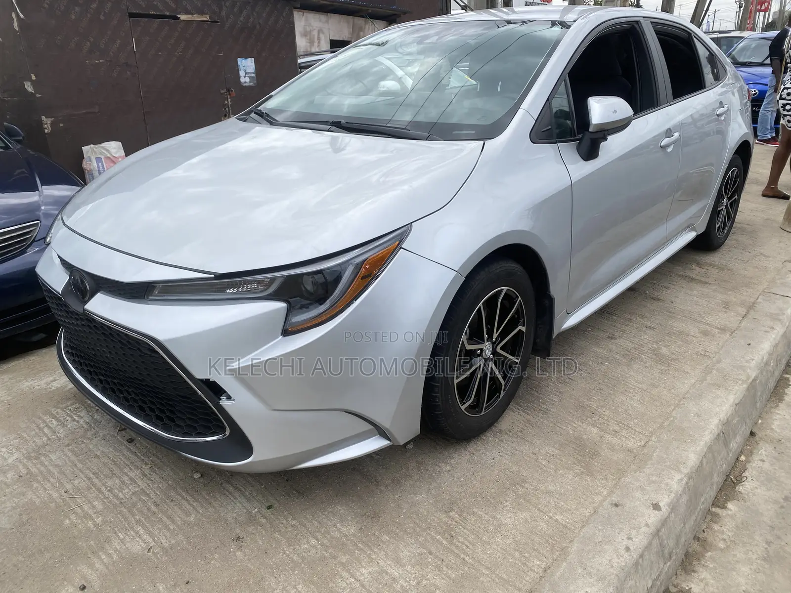 Toyota Corolla LE 2020 Silver