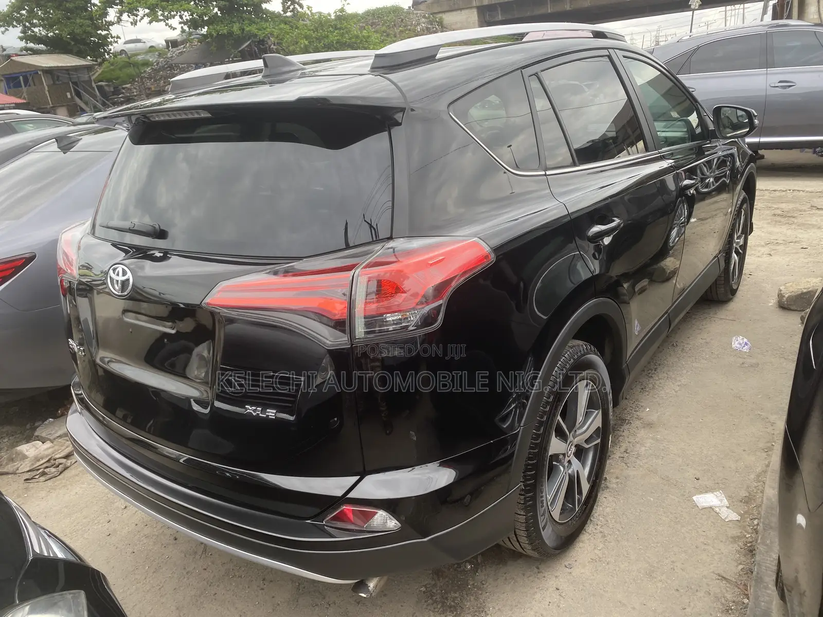 Toyota RAV4 XLE AWD (2.5L 4cyl 6A) 2016 Black