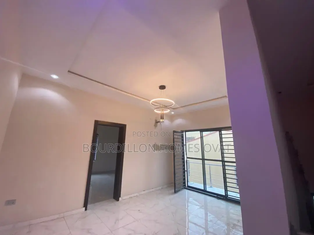 4bdrm Duplex in Lekki Phase 1 for rent