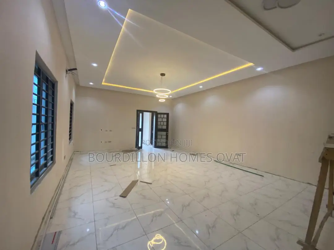 4bdrm Duplex in Lekki Phase 1 for rent