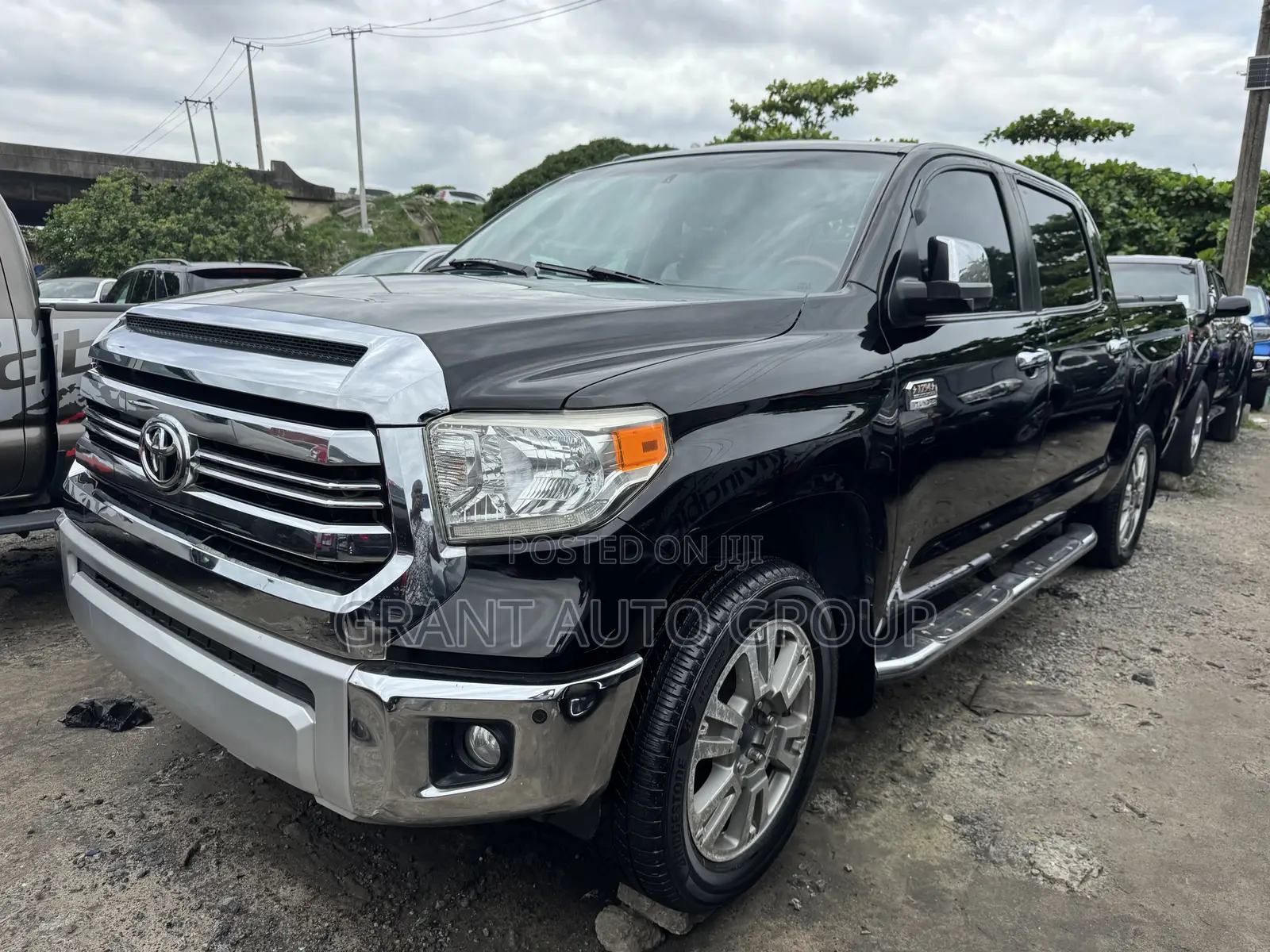 Toyota Tundra 1794 5.7L V8 w/FFV 4x4 CrewMax 5.6 ft. box 145.7 in. WB