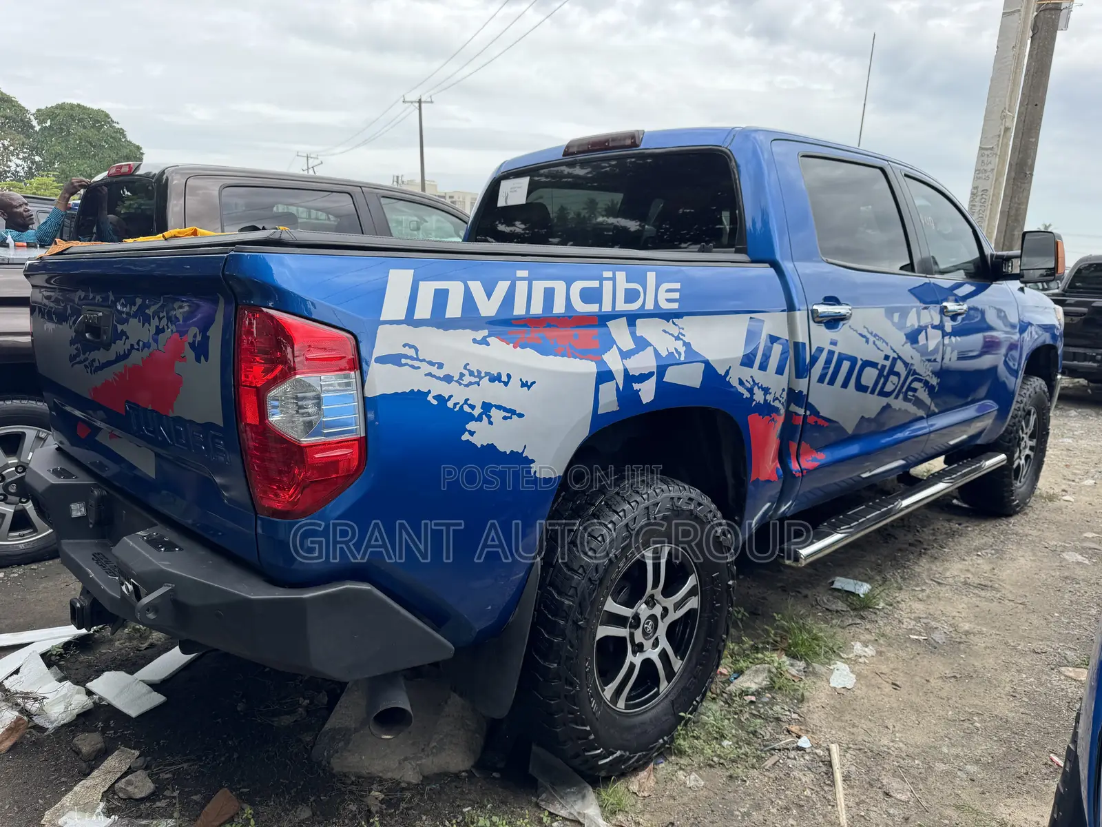 Toyota Tundra 1794 5.7L V8 w/FFV 4x4 CrewMax 5.6 ft. box 145.7 in. WB