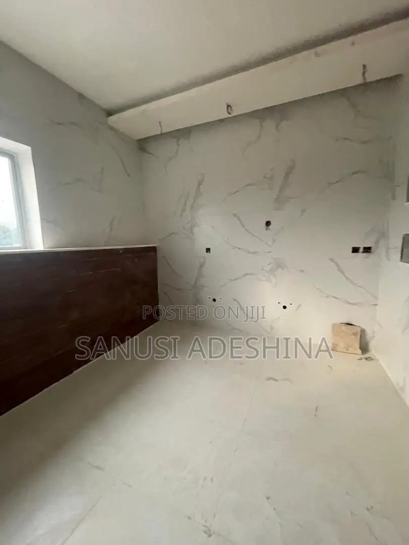 5bdrm Duplex in Gwarimpa Estate,Fct, Gwarinpa for sale