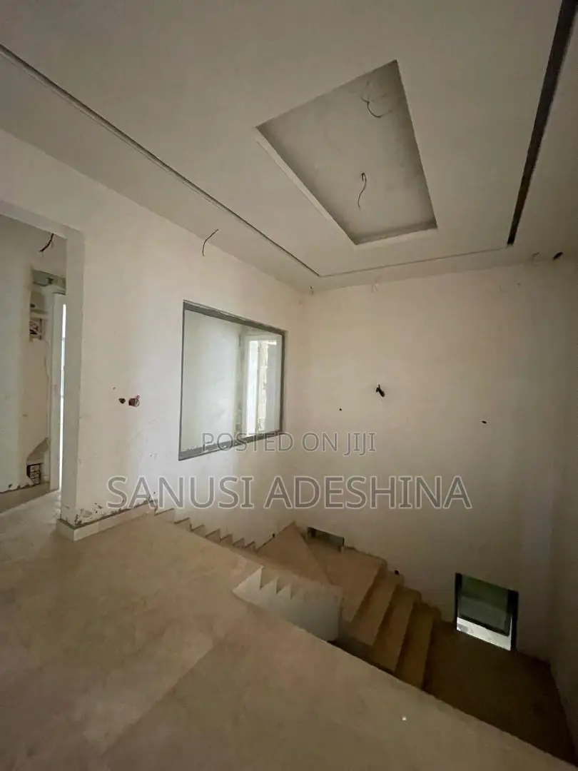 5bdrm Duplex in Gwarimpa Estate,Fct, Gwarinpa for sale