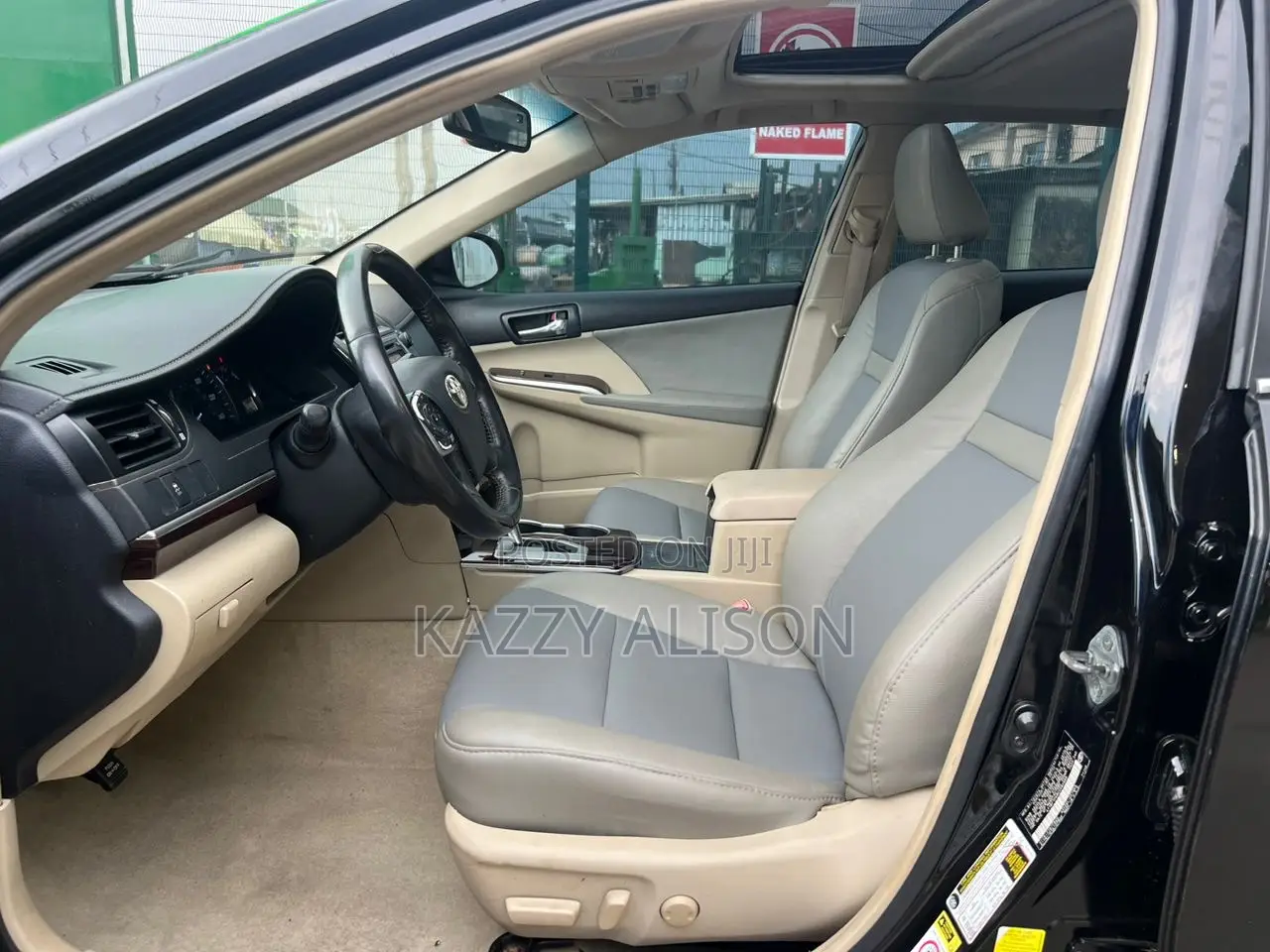 Toyota Camry XLE 4dr Sedan (2.5L 4cyl 6A) 2012 Black