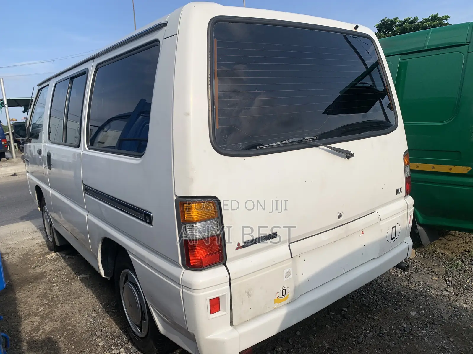 Mitsubishi L300 2000 White