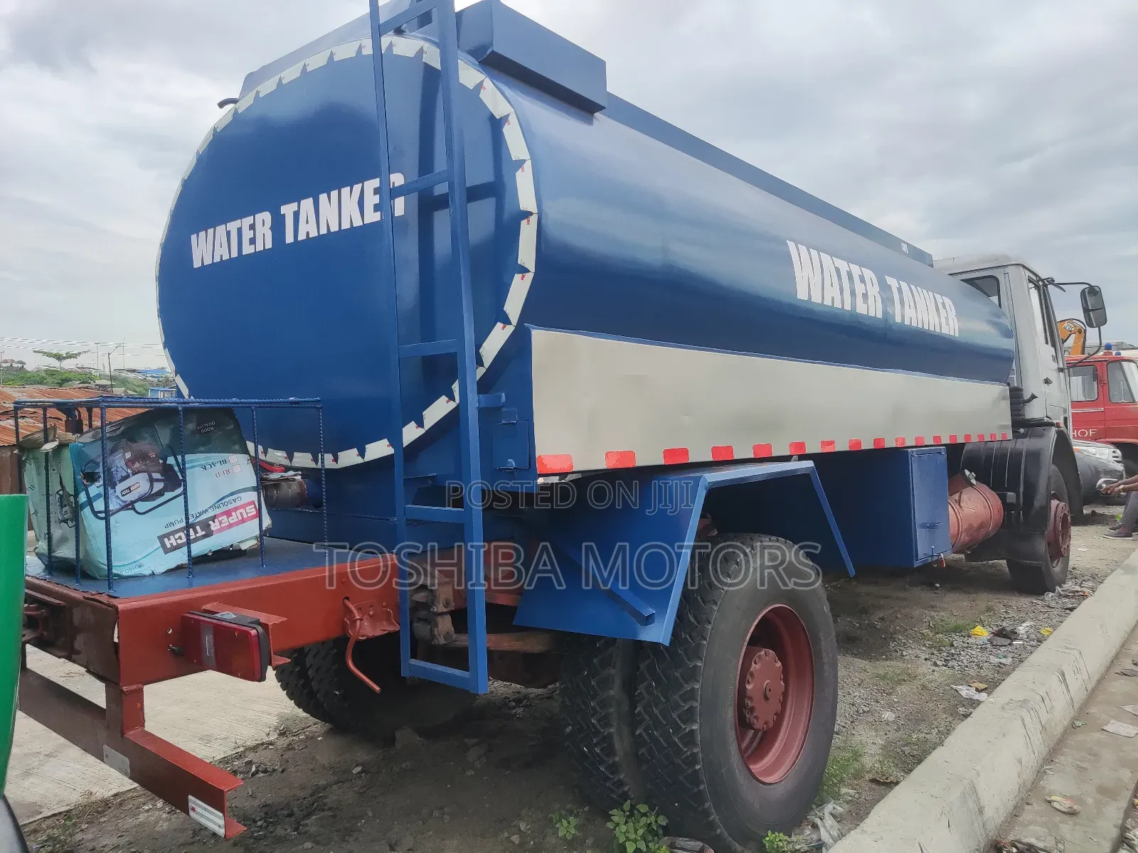 1417 Water Tanker Truck