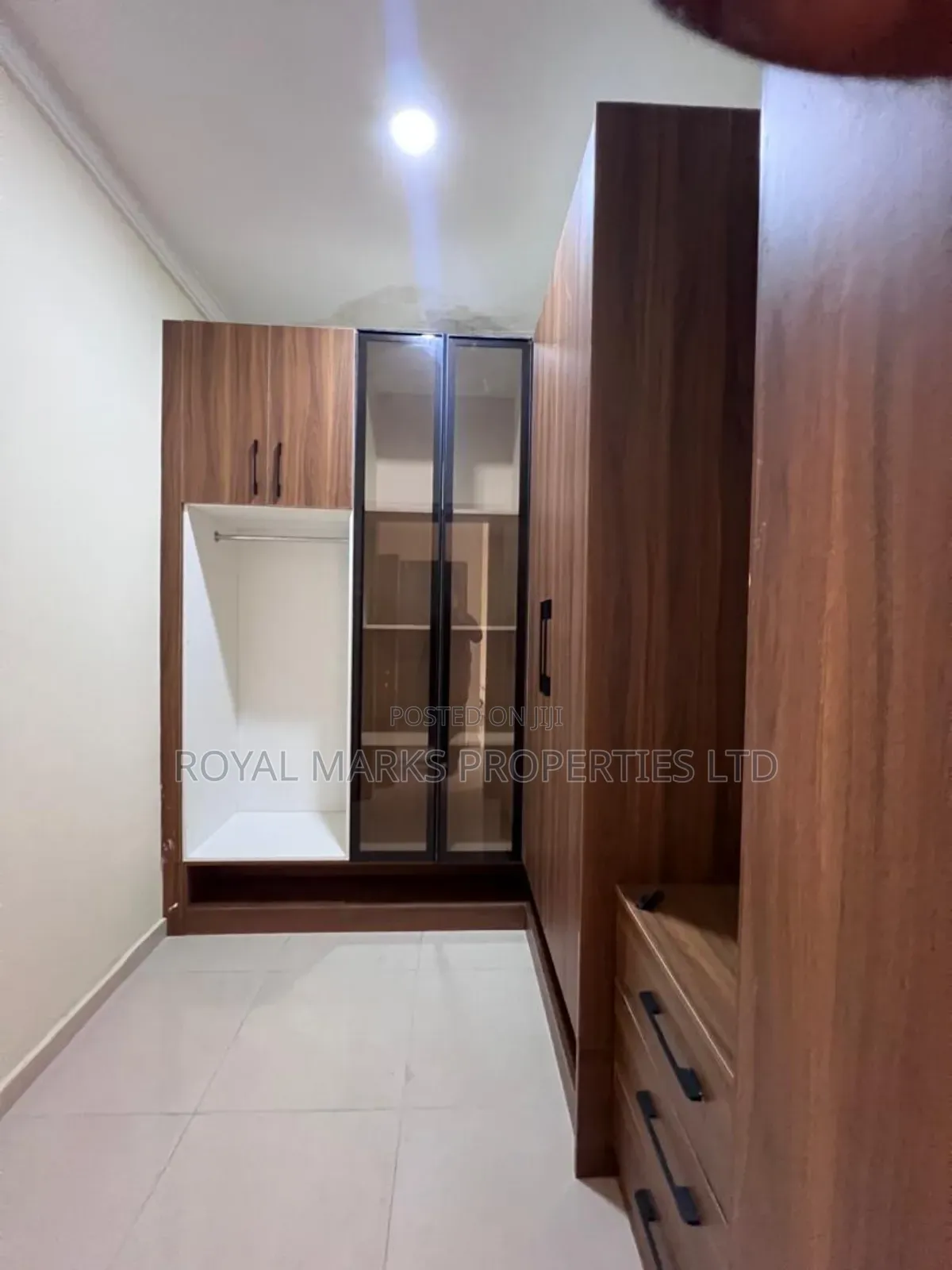 4bdrm Duplex in Durumi for sale