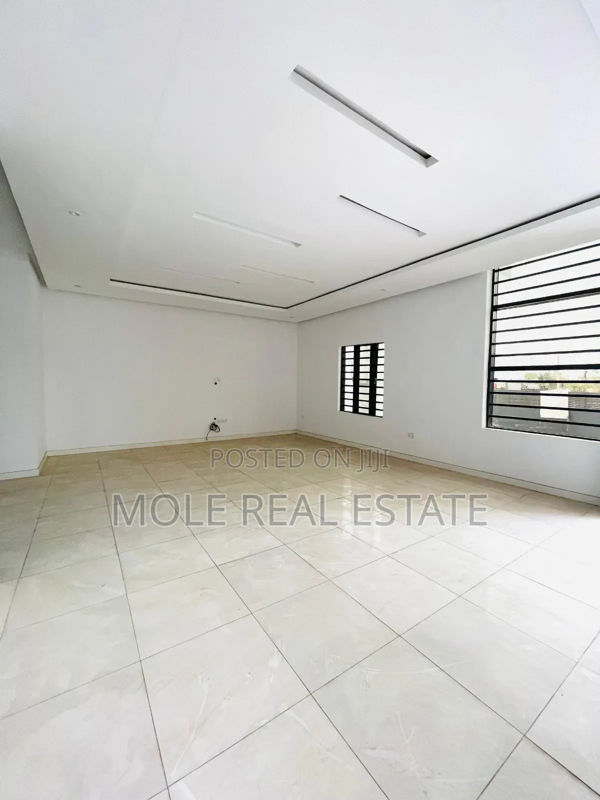 Furnished 4bdrm Duplex in Ajah Leki for sale