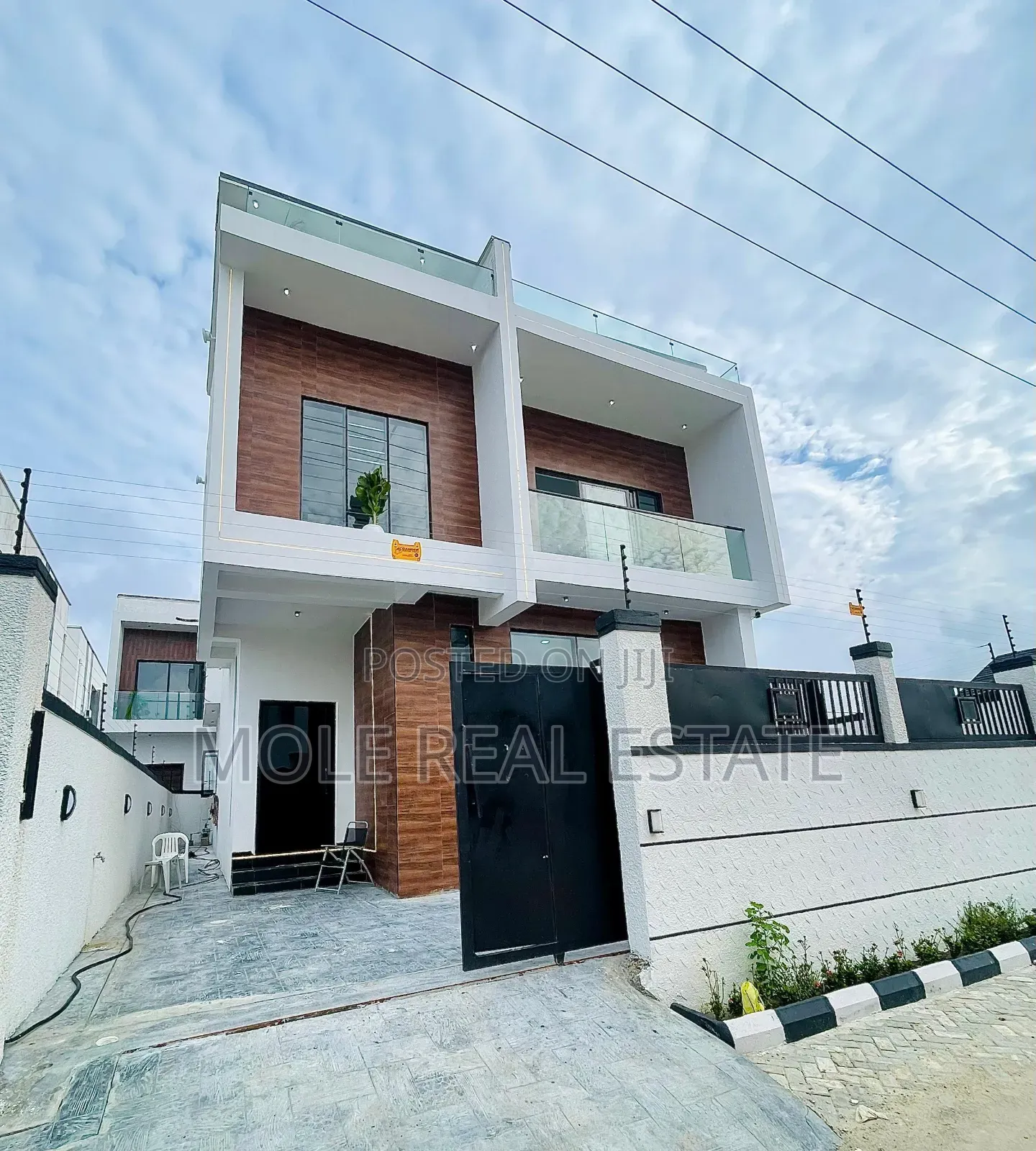 Furnished 4bdrm Duplex in Ajah Leki, Lekki for sale