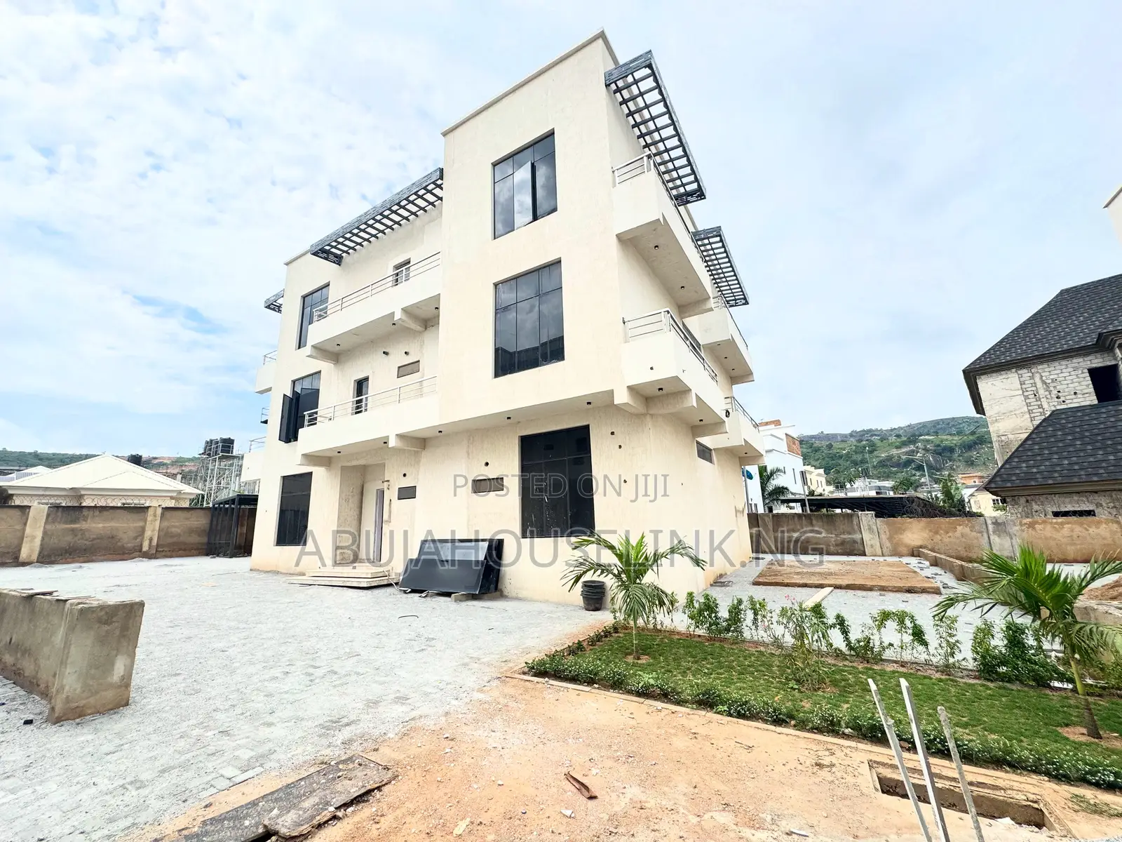 5bdrm Duplex in Katampe Extension for sale
