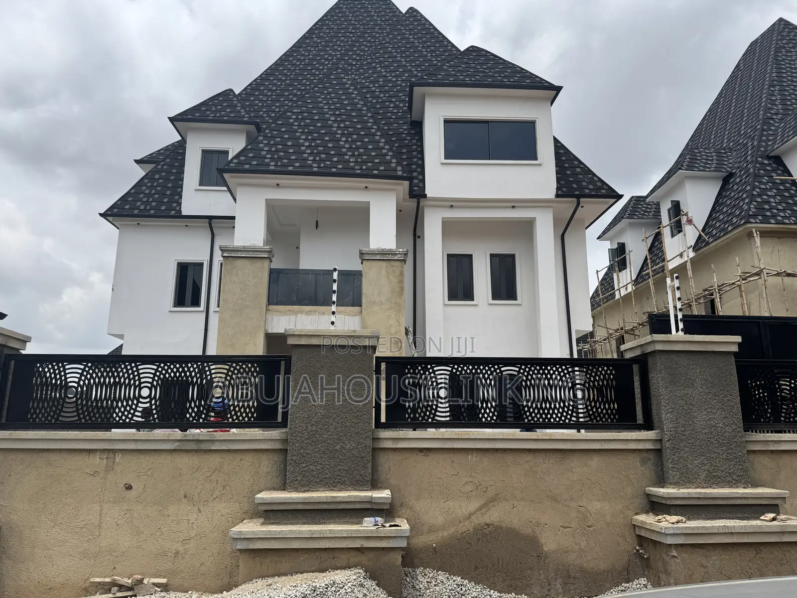 7bdrm Duplex in Efab Metropolis, Gwarinpa for sale