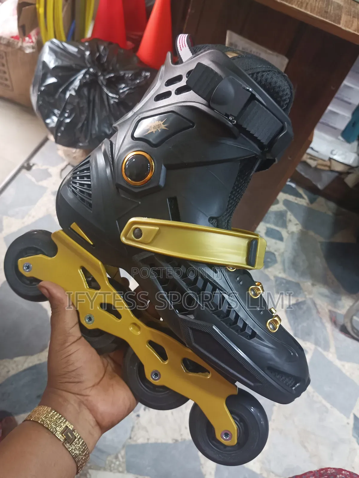 Best Quality Plastic Body Skate Shoes With Big Tyres