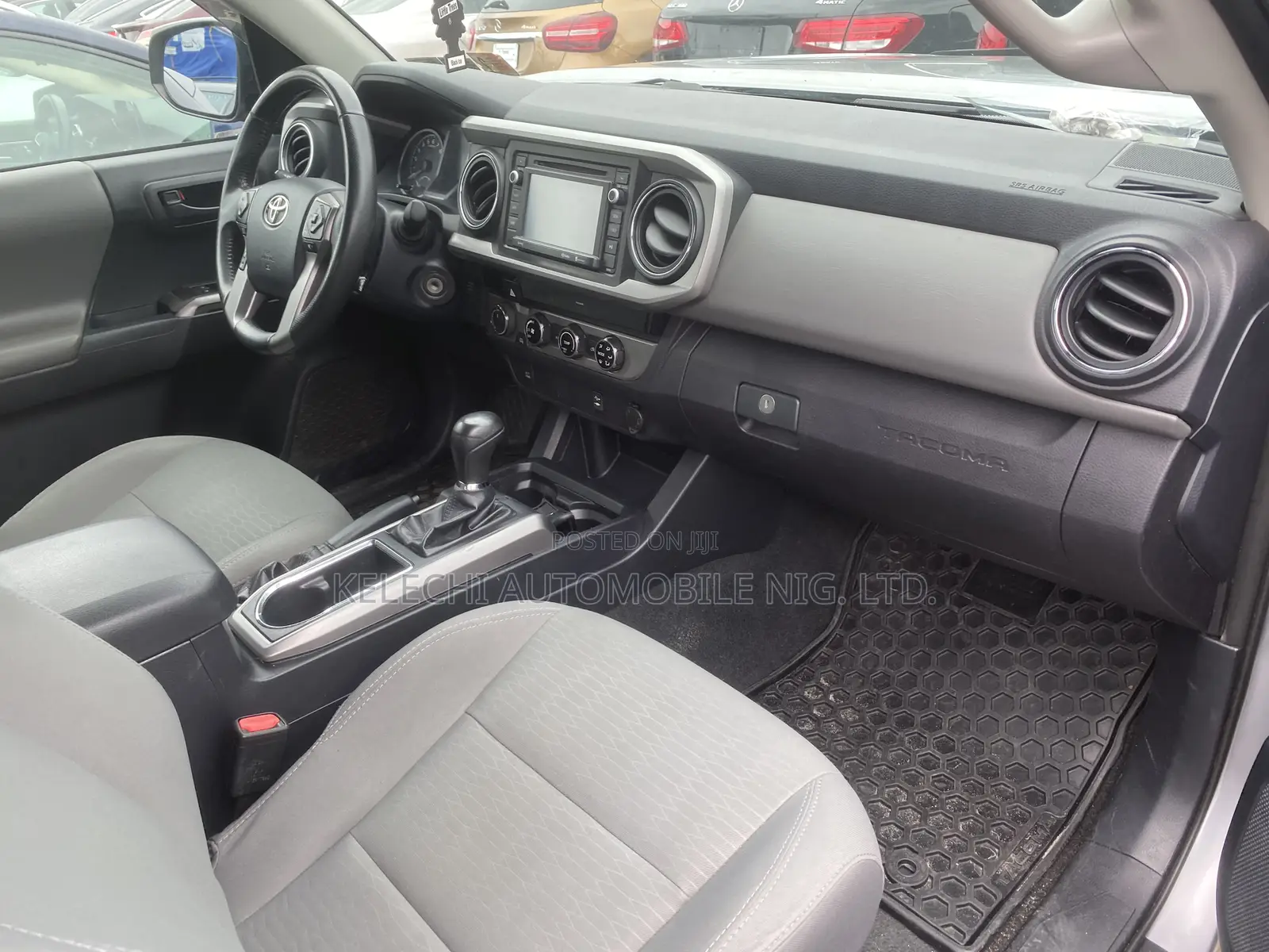 Toyota Tacoma SR5 2017 Gray