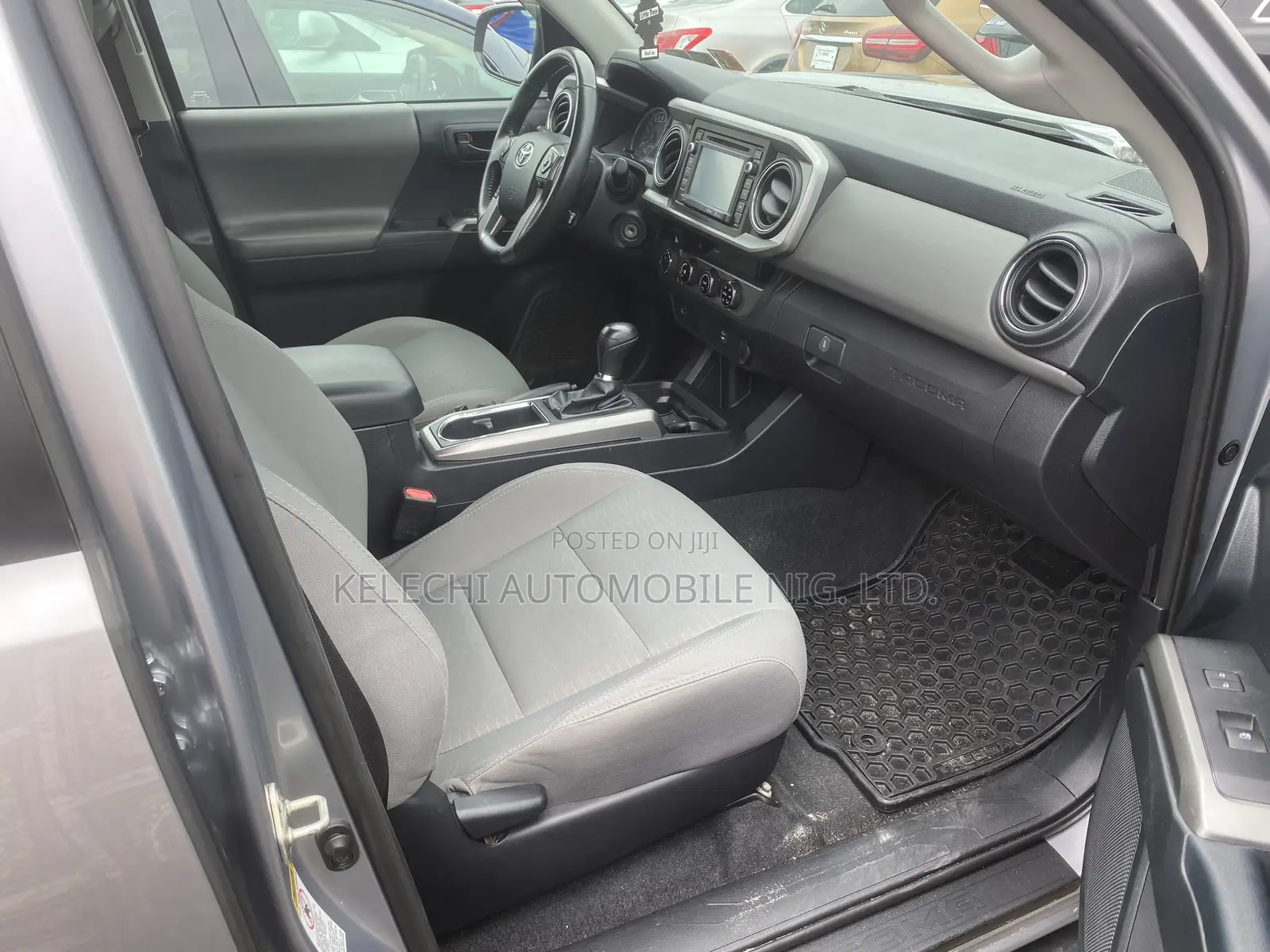 Toyota Tacoma SR5 2017 Gray