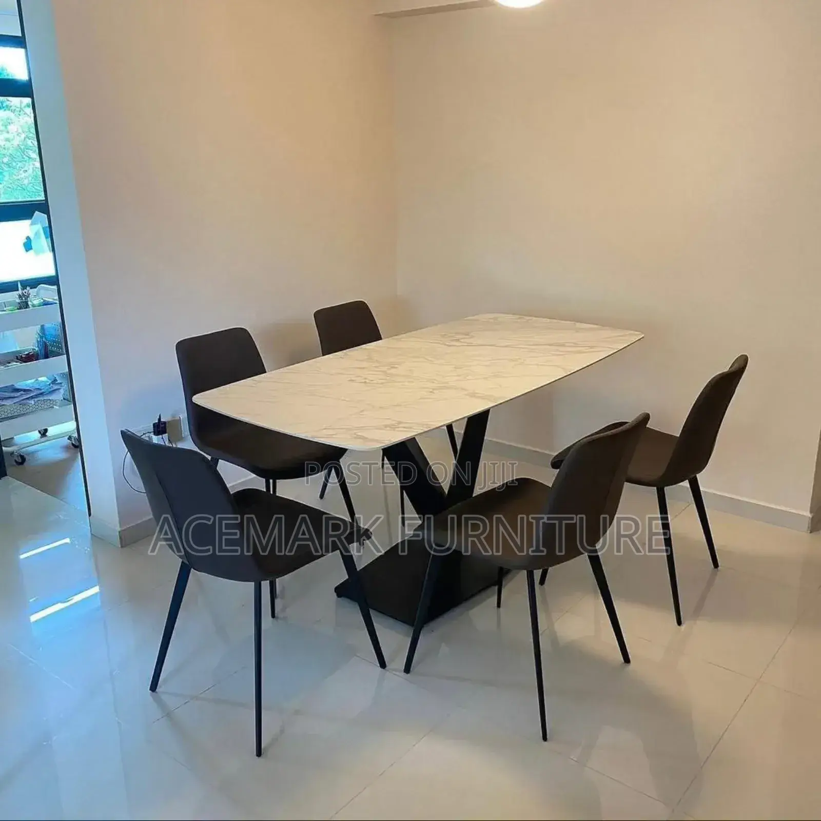 Unique Dinning Set
