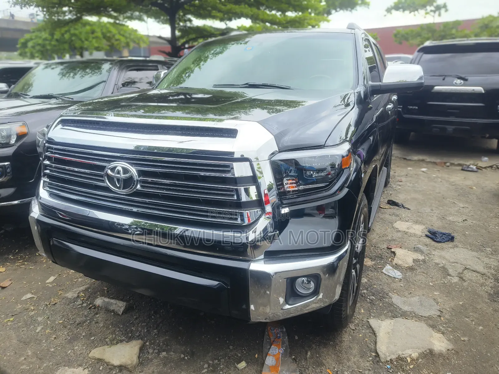 Toyota Sequoia Platinum FFV 4dr SUV 4WD (5.7L 8cyl 6A) 2015 Black