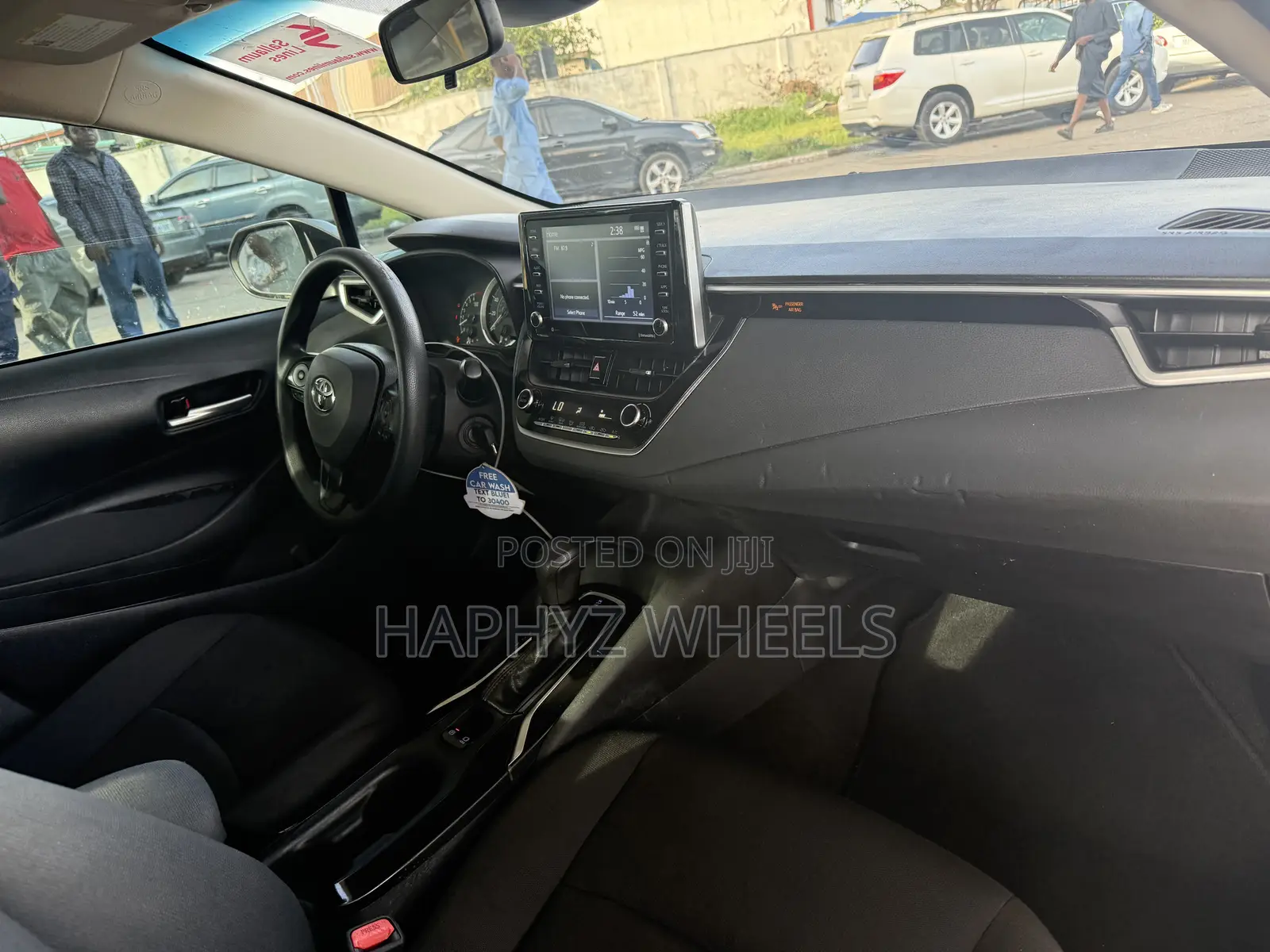 Toyota Corolla LE 2021 Silver