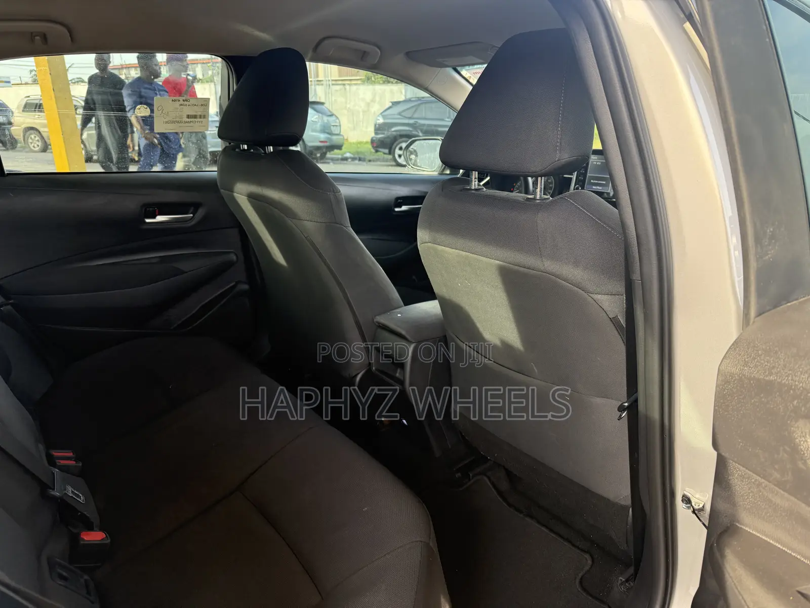 Toyota Corolla LE 2021 Silver