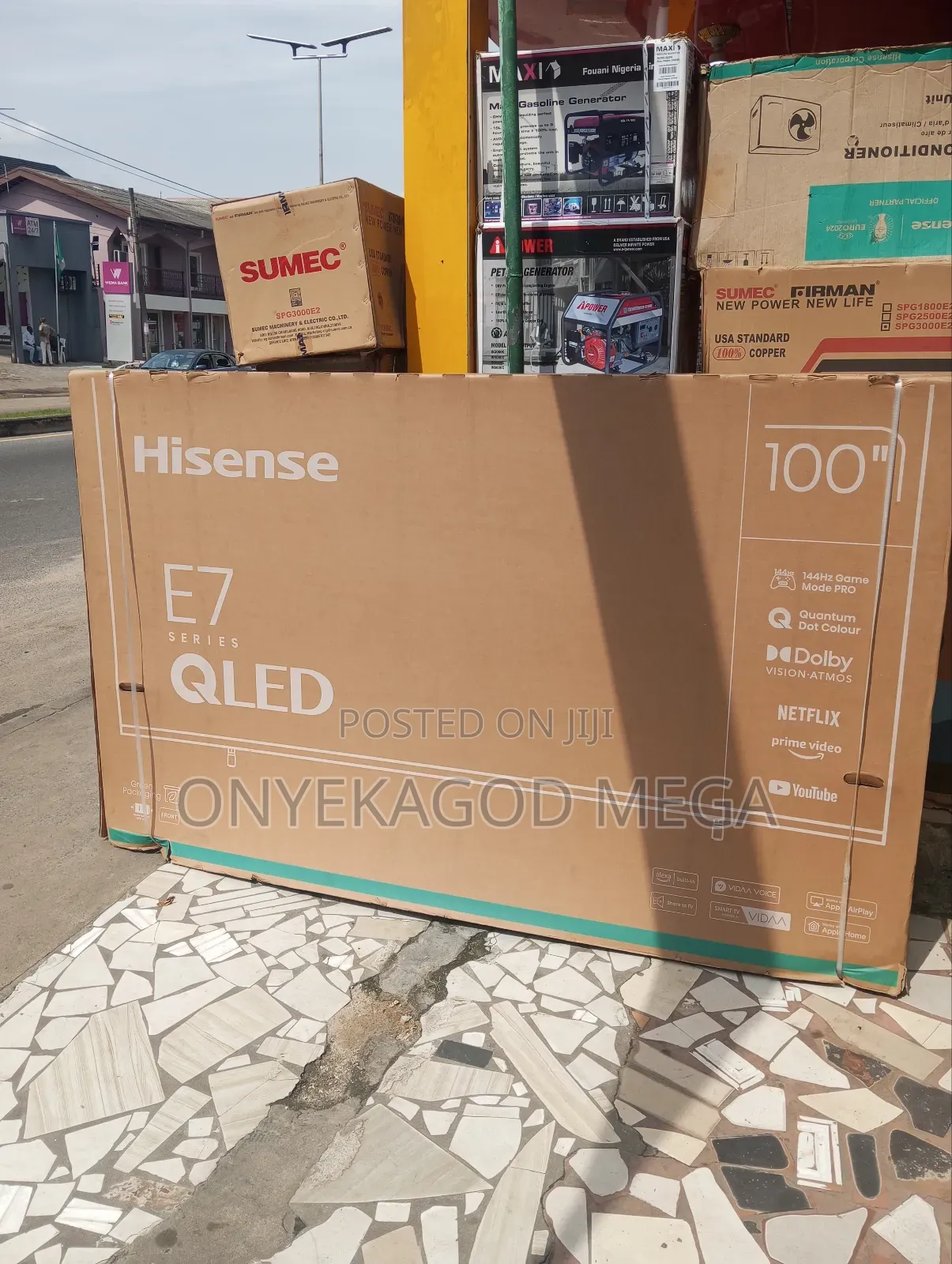 Hisense Television 100"