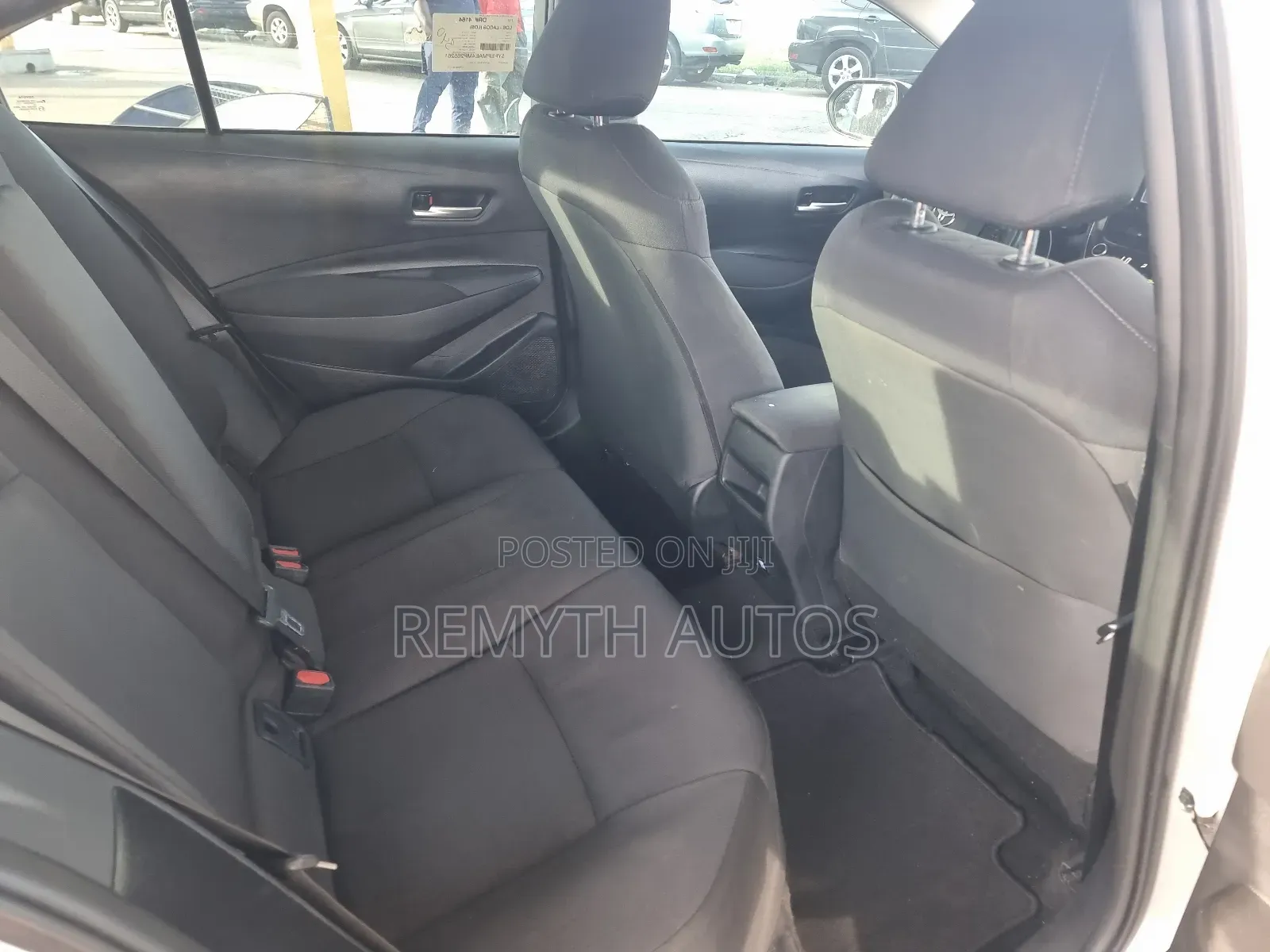Toyota Corolla LE 2021 Silver