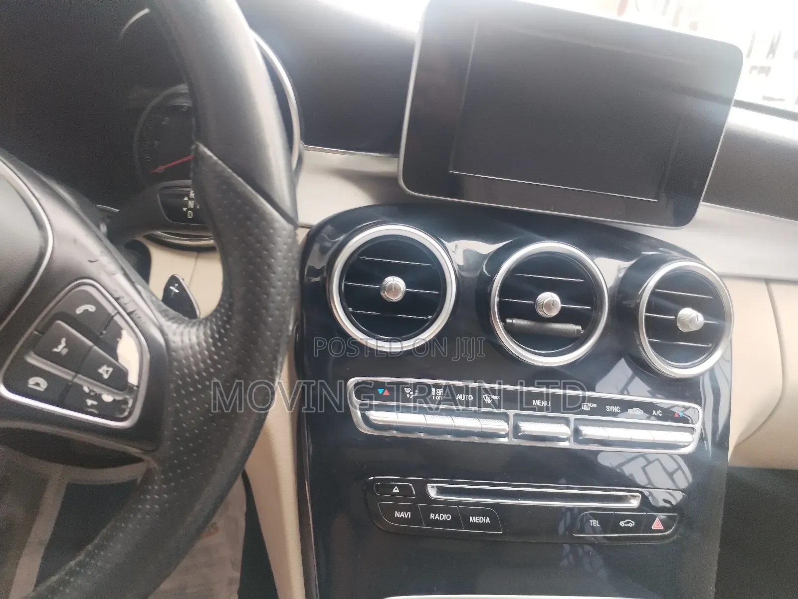 Mercedes-Benz C300 Base AWD 4Matic Sedan (2.0L 4cyl 7A) 2015 White