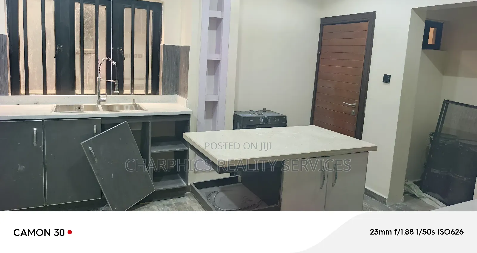 3bdrm Apartment in Ikeja GRA for sale
