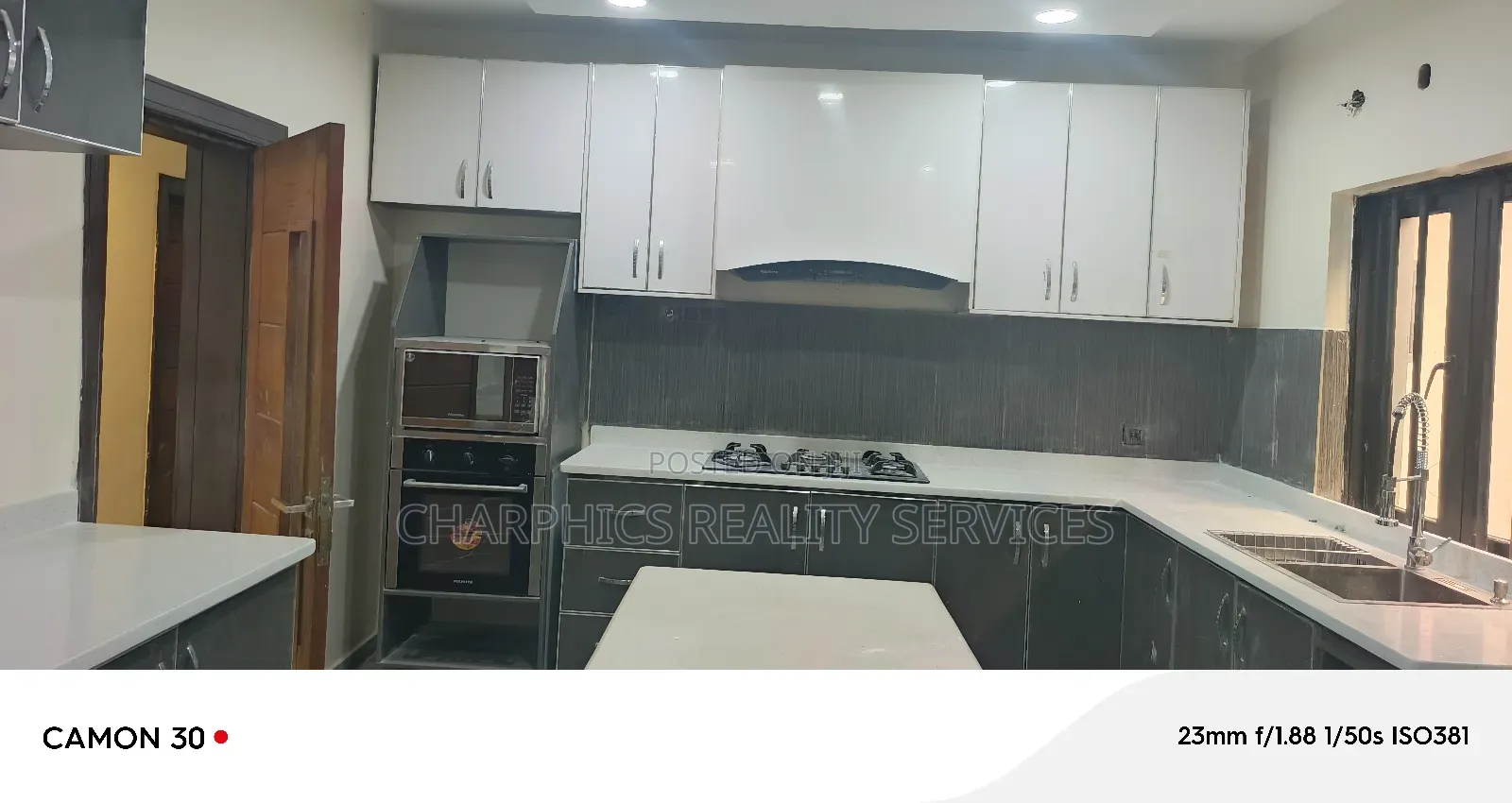 3bdrm Apartment in Ikeja GRA for sale