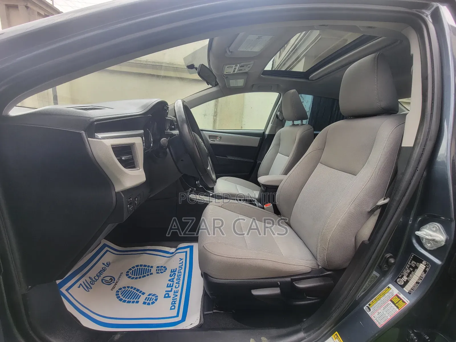 Toyota Corolla LE ECO Premium (1.8L 4cyl CVT) 2016 Gray