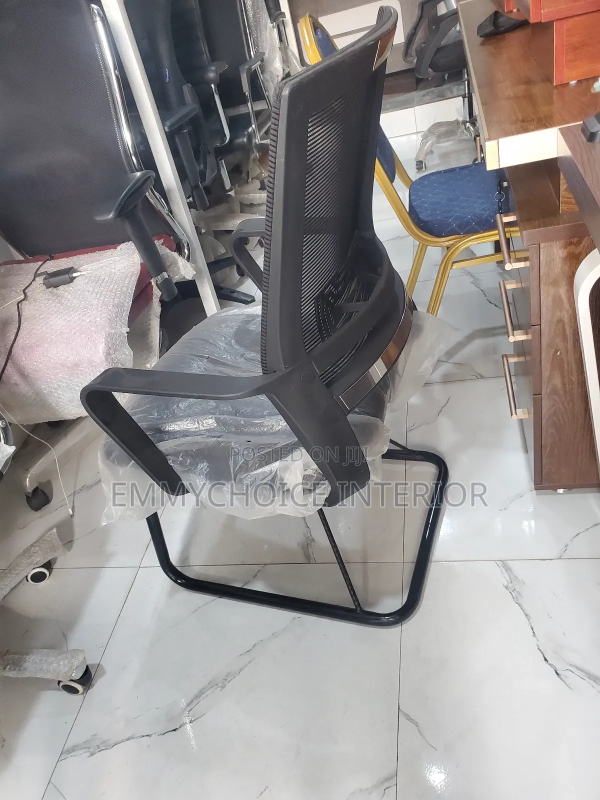 Italian Mesh Visitor Chair
