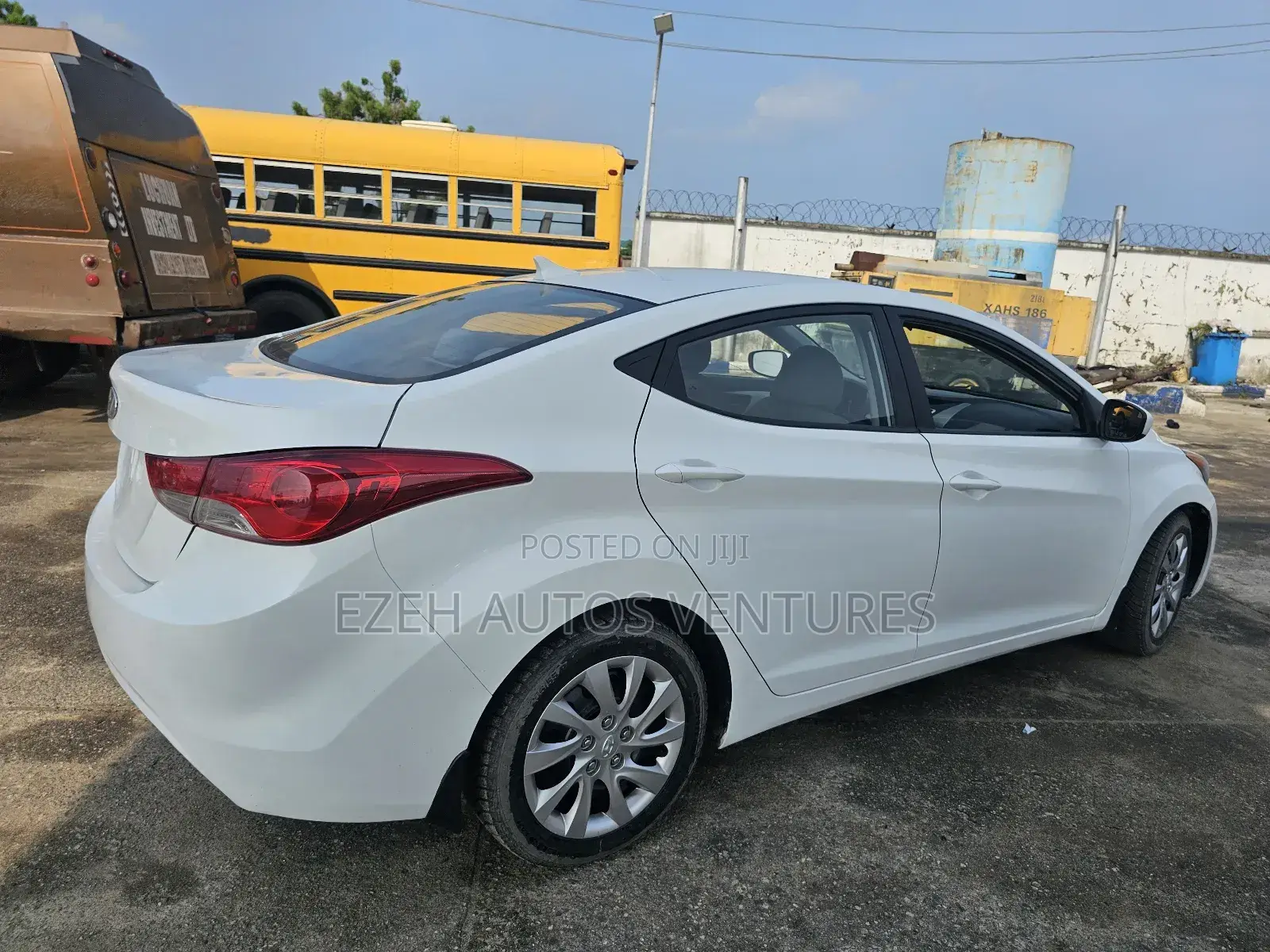 Hyundai Elantra 2012 White