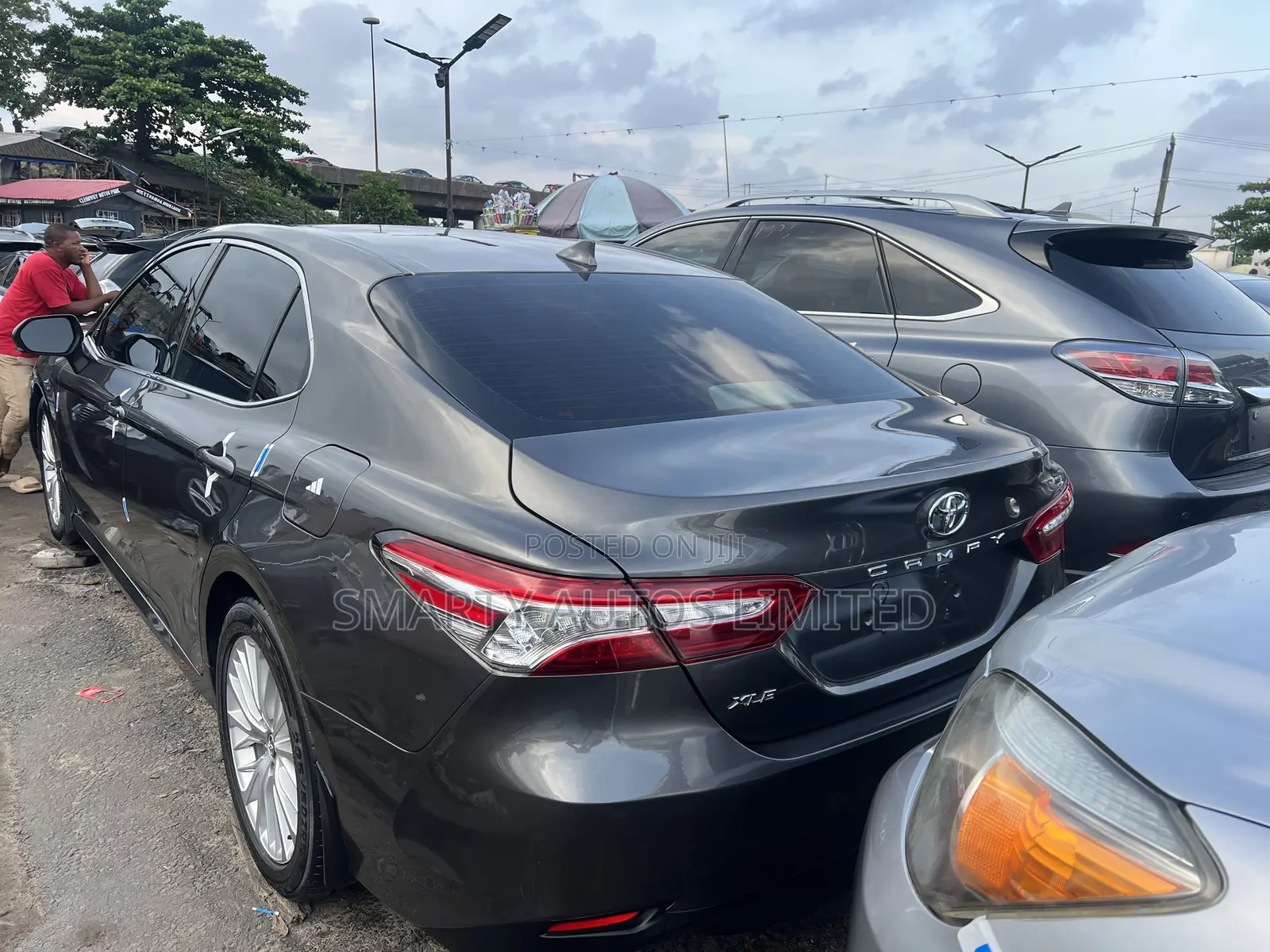 Toyota Camry XLE FWD 2020 Gray