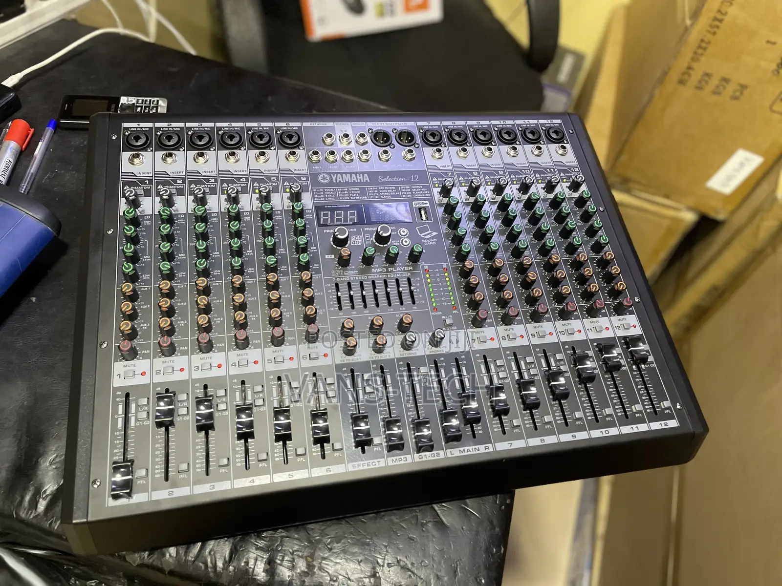 Yamaha 12 Channel Mixer,3aux 2 Group,Direct Usb Rec