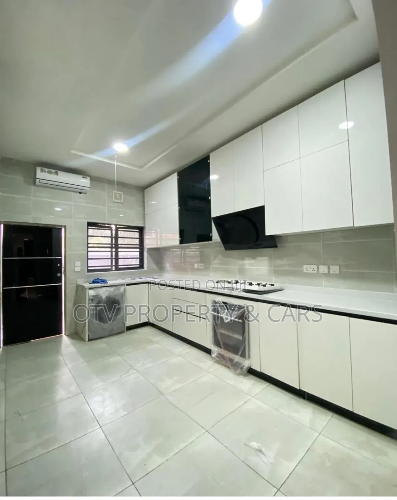 Furnished 4bdrm Townhouse/Terrace in Victoria Island for sale