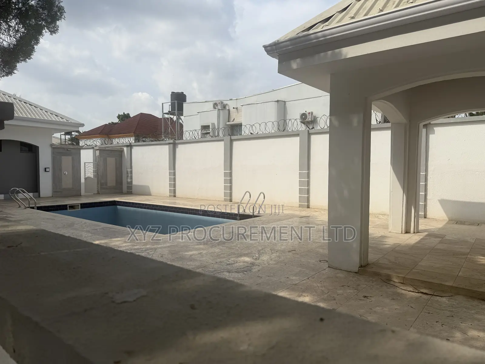 8bdrm Duplex in Maitama for sale
