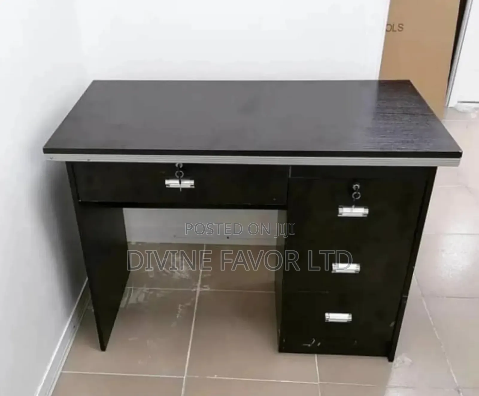 Compact Office Desk for Small Spaces 1 Meter