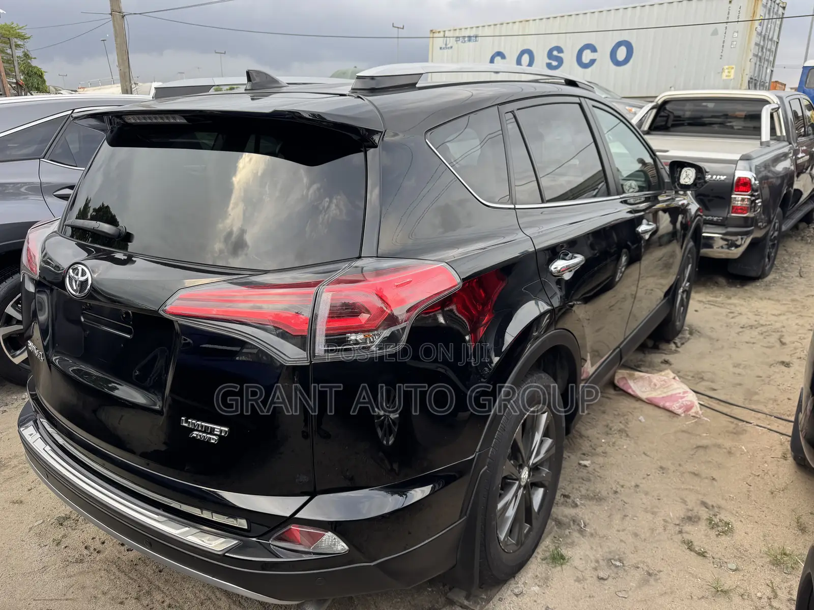 Toyota RAV4 Platinum 4dr SUV AWD (2.5L 4cyl 6A) 2018 Black
