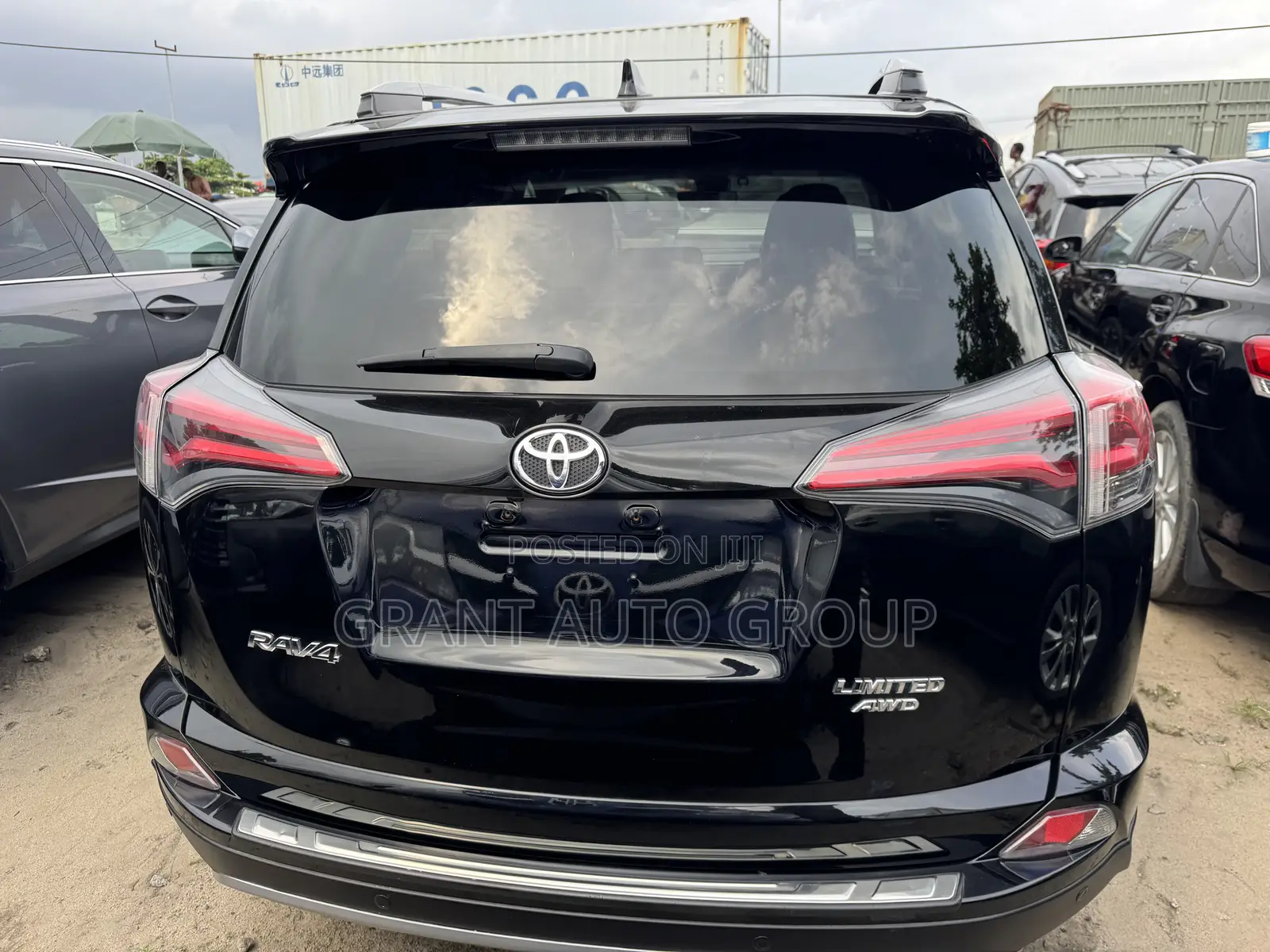 Toyota RAV4 Platinum 4dr SUV AWD (2.5L 4cyl 6A) 2018 Black