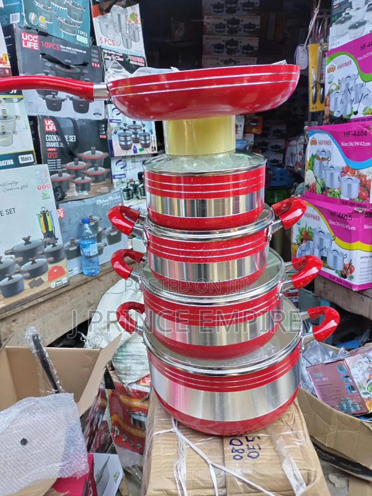 4-Piece Set of Non-Stick Cooking Pots With Frying Pan